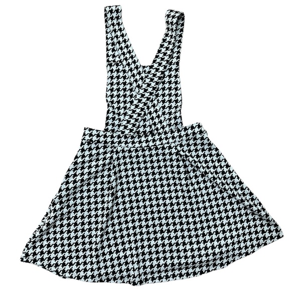 Forever 21  black and cream Houndstooth Print overall dress. Sz. S - Picture 3 of 4